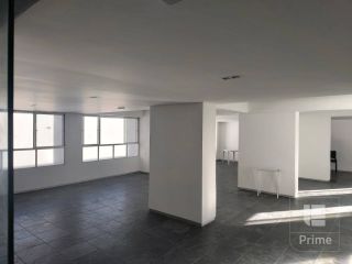 Madalena, beira-rio, 3 quartos, com duas vagas de garagens, posição nascente.