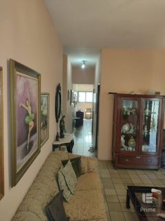 Casa com sobrado no bairro de Campo Grande, próxima a estrada de Belém.