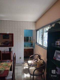 Casa com sobrado no bairro de Campo Grande, próxima a estrada de Belém.