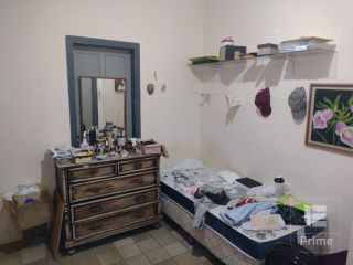 Casa com sobrado no bairro de Campo Grande, próxima a estrada de Belém.