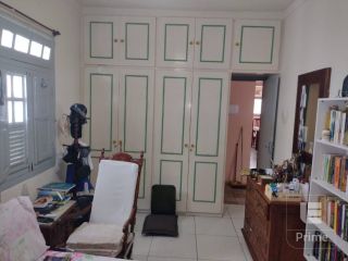 Casa com sobrado no bairro de Campo Grande, próxima a estrada de Belém.