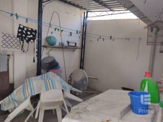 Casa com sobrado no bairro de Campo Grande, próxima a estrada de Belém.