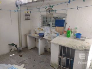 Casa com sobrado no bairro de Campo Grande, próxima a estrada de Belém.