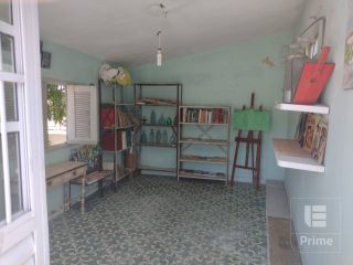 Casa com sobrado no bairro de Campo Grande, próxima a estrada de Belém.