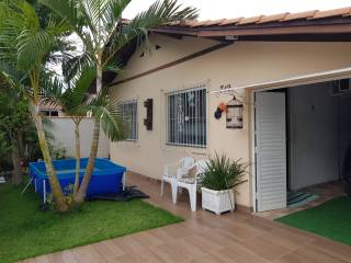 Excelente Casa com 2 quartos e Edícula no Centro de Penha
