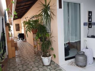 Excelente Casa com 2 quartos e Edícula no Centro de Penha