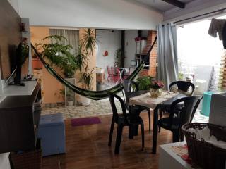 Excelente Casa com 2 quartos e Edícula no Centro de Penha