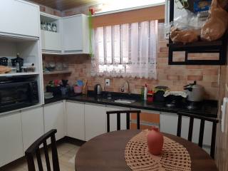 Excelente Casa com 2 quartos e Edícula no Centro de Penha