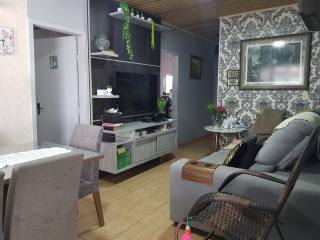 Excelente Casa com 2 quartos e Edícula no Centro de Penha