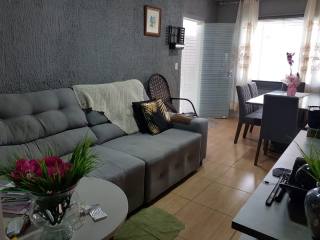 Excelente Casa com 2 quartos e Edícula no Centro de Penha