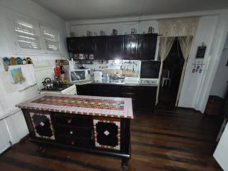 Casa Para Vender com 6 quartos no bairro Armação em Penha