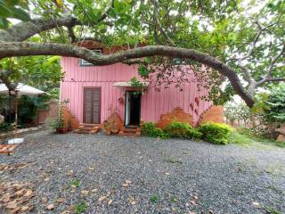 Casa Para Vender com 6 quartos no bairro Armação em Penha