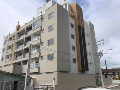 Apartamento Para Vender com 2 quartos 1 suítes no bairro Praia de Armação do Itapocorói em Penha