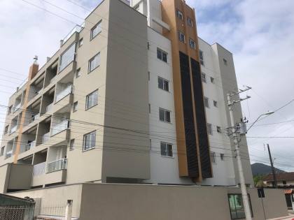 Apartamento Para Vender com 2 quartos 1 suítes no bairro Praia de Armação do Itapocorói em Penha