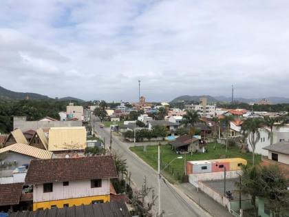Apartamento Para Vender com 2 quartos 1 suítes no bairro Praia de Armação do Itapocorói em Penha
