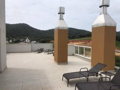 Apartamento Para Vender com 2 quartos 1 suítes no bairro Praia de Armação do Itapocorói em Penha