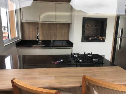 Apartamento Para Vender com 2 quartos 1 suítes no bairro Praia de Armação do Itapocorói em Penha