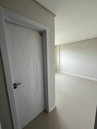 Apartamento Para Vender com 2 quartos 1 suítes no bairro Praia de Armação do Itapocorói em Penha