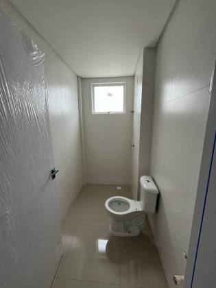 Apartamento Para Vender com 2 quartos 1 suítes no bairro Praia de Armação do Itapocorói em Penha