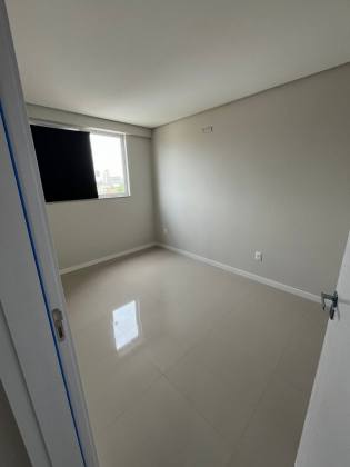 Apartamento Para Vender com 2 quartos 1 suítes no bairro Praia de Armação do Itapocorói em Penha