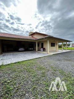 Casa Para Vender com 6 quartos sendo 3 suítes no bairro Centro em Penha