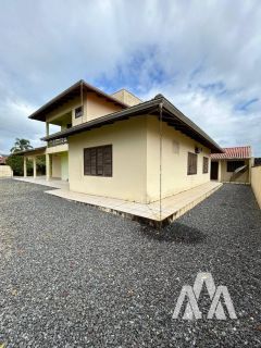 Casa Para Vender com 6 quartos sendo 3 suítes no bairro Centro em Penha