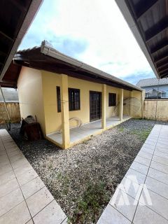 Casa Para Vender com 6 quartos sendo 3 suítes no bairro Centro em Penha