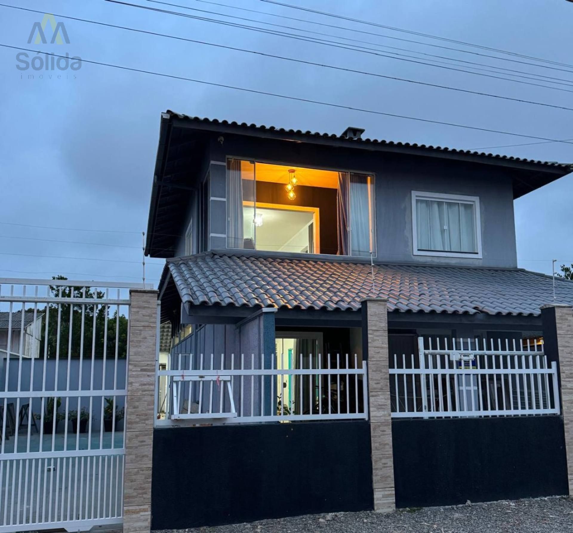 Sobrado Para Vender com 4 quartos no bairro Centro em Penha