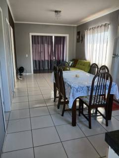 Sobrado Para Vender com 4 quartos no bairro Centro em Penha