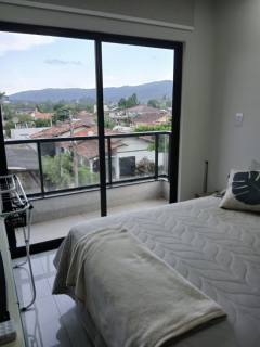 Lindo Apartamento Para Vender com 3 quartos (sendo 1 suíte) no Centro em Balneário Piçarras