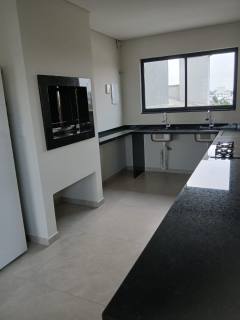 Lindo Apartamento Para Vender com 3 quartos (sendo 1 suíte) no Centro em Balneário Piçarras