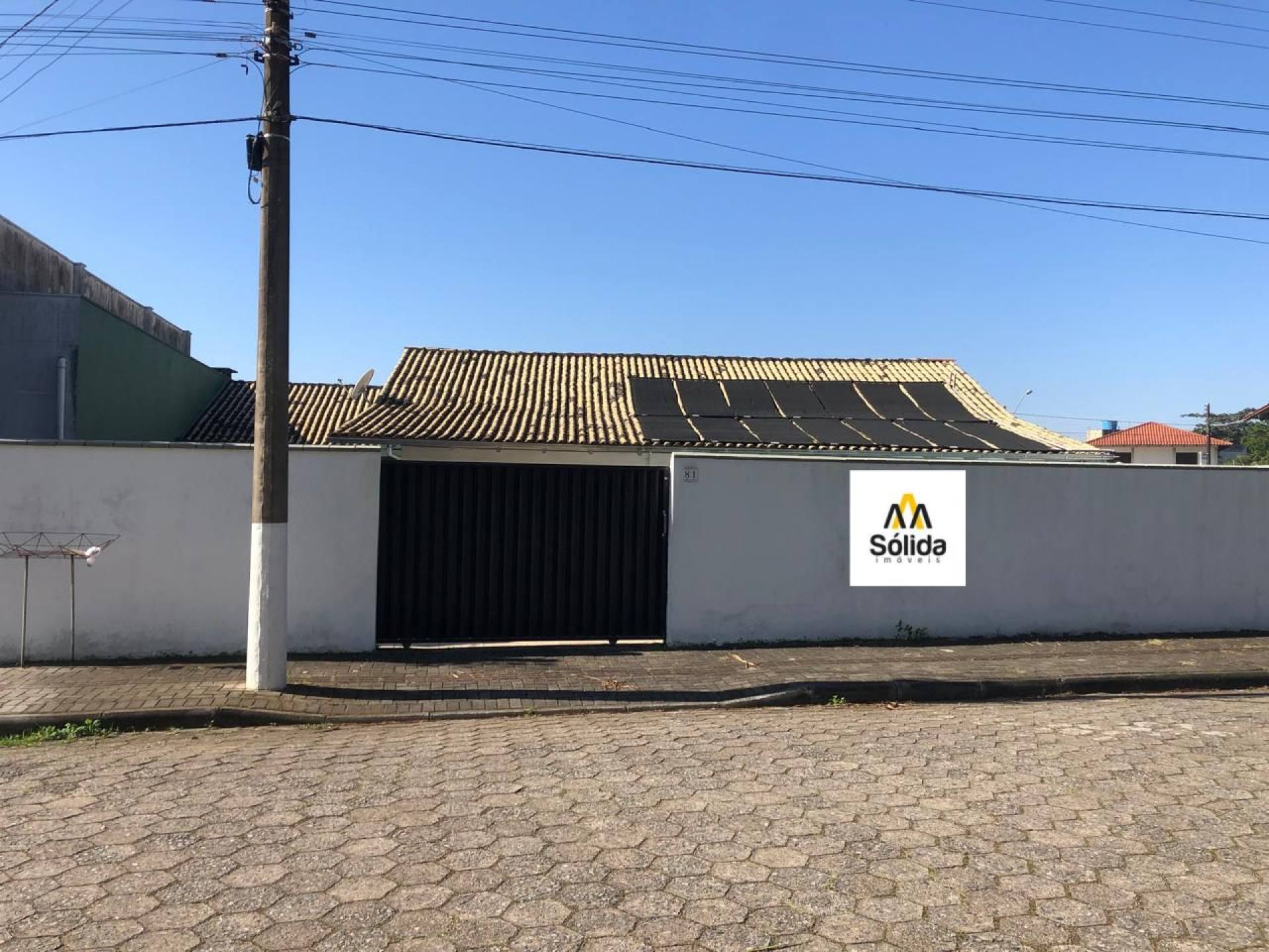 Casa à Venda - Apenas 200 metros do Mar!
