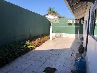 Casa à Venda - Apenas 200 metros do Mar!