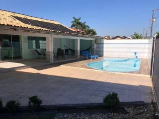 Casa à Venda - Apenas 200 metros do Mar!