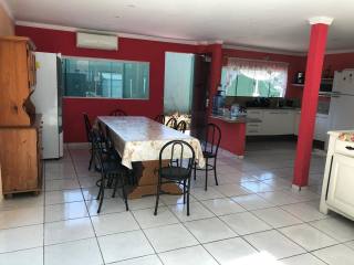 Casa à Venda - Apenas 200 metros do Mar!