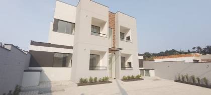 Apartamento com 2 Dormitórios, Churrasqueira e Vaga de Garagem!
