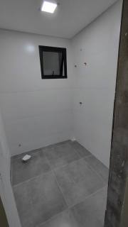 Belíssimo sobrado novo pronto para morar no centro de Balneário Piçarras