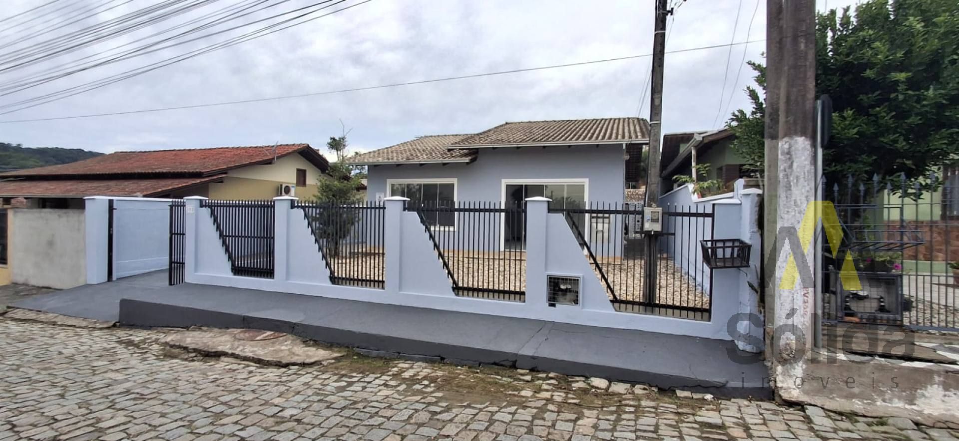 Casa Para Vender Com Piscina no Centro em Penha