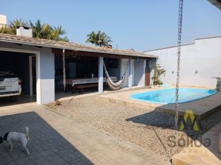 Casa Para Vender Com Piscina no Centro em Penha