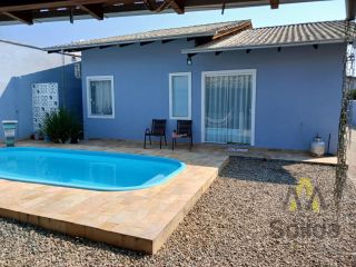 Casa Para Vender Com Piscina no Centro em Penha