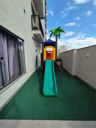 Apartamento Para Vender com 3 quartos 1 suíte no bairro Meia Praia em Itapema
