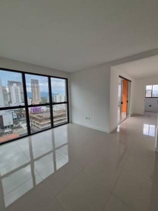 Apartamento Para Vender com 3 quartos 1 suíte no bairro Meia Praia em Itapema