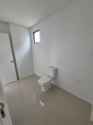 Apartamento Para Vender com 3 quartos 1 suíte no bairro Meia Praia em Itapema