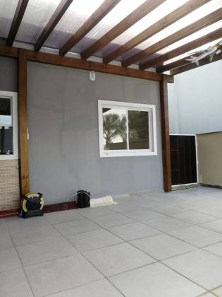Casa de Condomínio Para Vender com 3 quartos sendo 1 suíte no bairro Centro em Balneário Piçarras