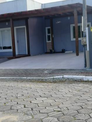 Casa de Condomínio Para Vender com 3 quartos sendo 1 suíte no bairro Centro em Balneário Piçarras