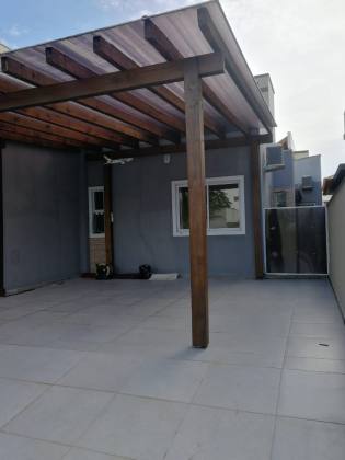 Casa de Condomínio Para Vender com 3 quartos sendo 1 suíte no bairro Centro em Balneário Piçarras