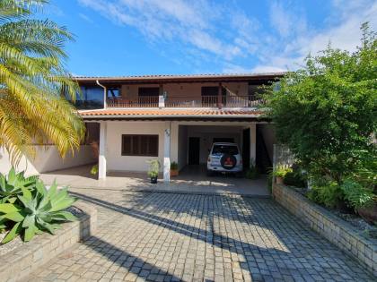 casa de 2 andares no coração da cidade de Penha