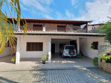 casa de 2 andares no coração da cidade de Penha