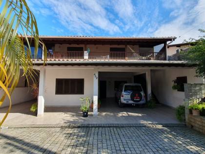 casa de 2 andares no coração da cidade de Penha