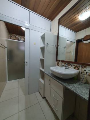 casa de 2 andares no coração da cidade de Penha